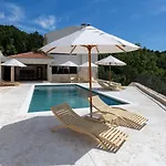 Villa Mikic By Guide