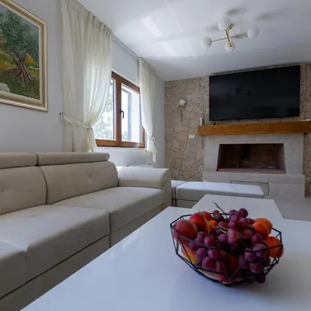 Villa Mikic By Guide