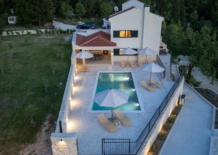 וילה Mikic By Guide