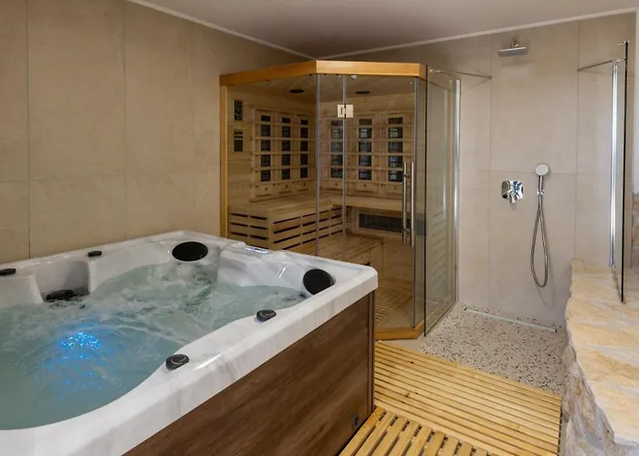 Mikic By Guide וילה *